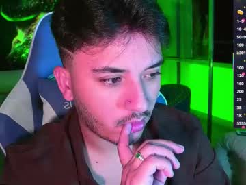 collage_hot25 — 2025-10-18 03:59 collage_hot25 — 2025-10-18 03:59